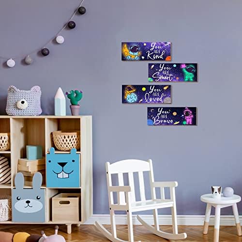 CloverKoi svemirski dekor za sobu za dječake, dekor spavaće sobe sa temom prostora, inspirativna zidna Umjetnost, dekor rasadnika svemira za tinejdžere i djecu, 4 komada drveni svemirski zidni ukrasi