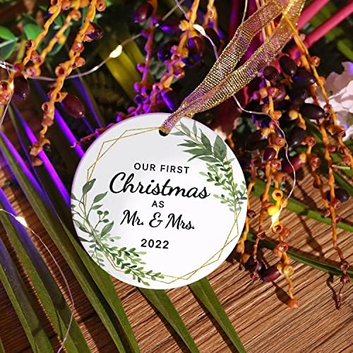 NURIONSS naš prvi Božić kao Mr & amp; Mrs Ornamenti 2022 - Božićna dekoracija vjenčanja poklon za par vjenčanih mladenaca - 2.85 keramički