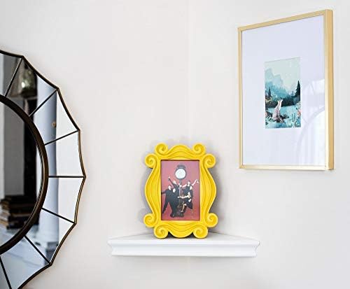 UKONIC Prijatelji TV prikaz žutih vrata Polyresin Photo okvir sa štandom | Viseći prikaz slike | Domaći dekor za stolni stol, Galerija zid, Kuhinja | 10 x 7,5 inča