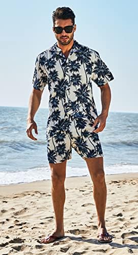 Medeni muške havajske majice i kratke hlače postavljaju 2 komada tropske odjeće prema dolje od plaže
