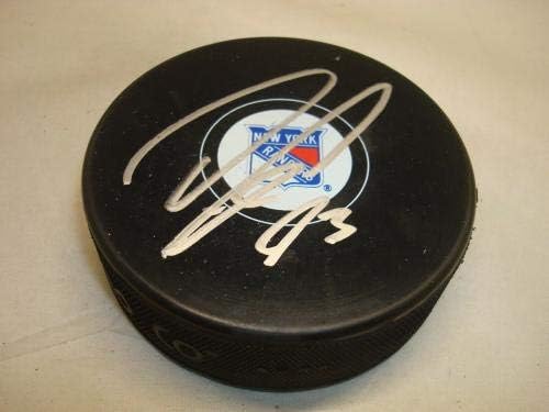 Daniel Catenacci potpisao New York Rangers Hockey Puck Autographed 1B-Autographed NHL Pucks