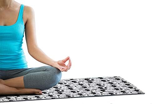 Ambesonne Monochrome Yoga Ručnik, tema Wild Fox životinjski uzorak sa skandinavskim ukrasima, neklizajući znoj Apsorpcijski joga pilates pokrivač za vežbanje, 25 x 70, sivo bijelo